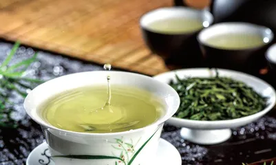 且饮一杯茶