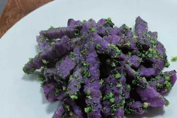 富含花青素且营养健康的紫山药菜品