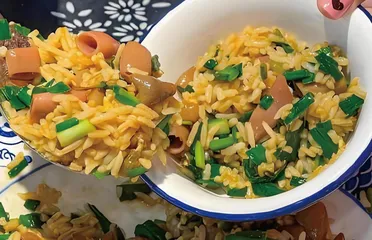 烟台海肠捞饭：味蕾上的海洋之歌