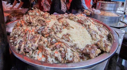 「量大管饱」，   新疆菜为何这么豪横