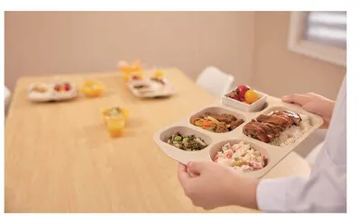 积极探索运营模式让社区老年食堂持久“飘香”