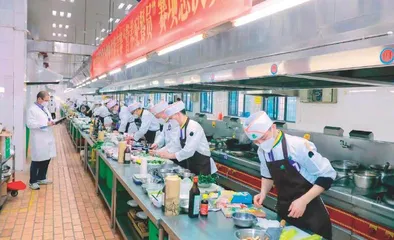 首届全国营养配餐员竞赛落下帷幕前三甲将获得“全国技术能手”殊荣