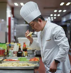 张领丰：我要“把食堂做出酒店大厨味道”
