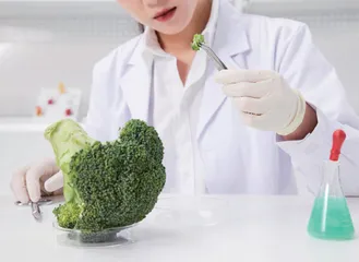 影响食品检测准确性的相关因素及控制策略分析