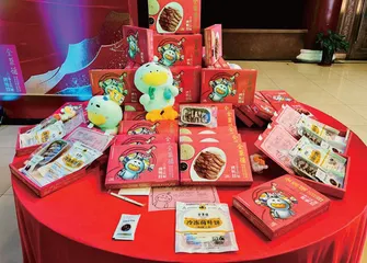 老字号发布预制菜新品 全聚德“单人份”手工片制烤鸭即将上市