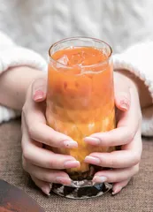 奈雪的茶试水“自动奶茶机”　感和品质是面临的最大挑战