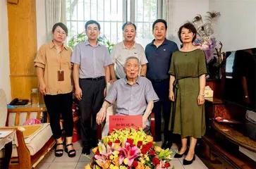季音:见证开国大典的百岁记者1