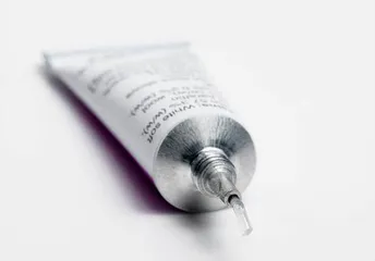 红霉素软膏“想用就能用”？不一定