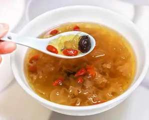 夏秋之交进补，银耳最适宜1