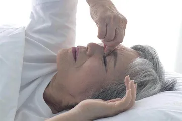 别把“眼花”不当回事，眼睛也会“中风”1