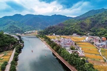 夏游楠溪漂竹筏