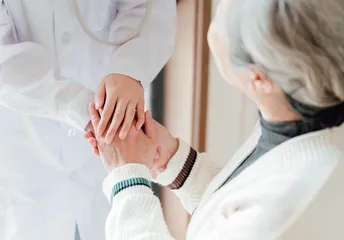 在癌症的沼泽拼死挣扎，信任和爱让生命重生