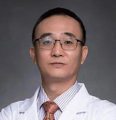 姿势不对让孩子走上“弯”路