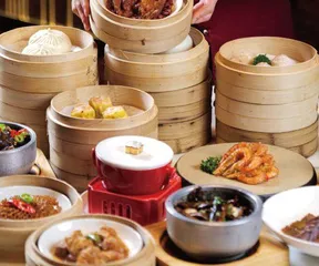 一张餐桌，两城风味