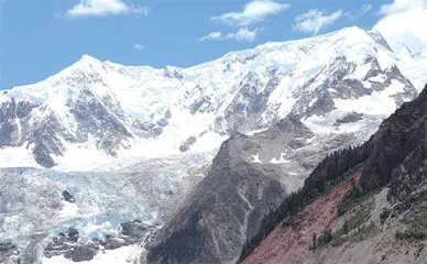 南迦巴瓦峰,令人流连忘返的“云中天堂”1