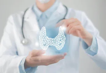 来看皮肤病，为什么还要查甲状腺