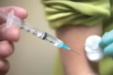 接种疫苗，帮助您远离“缠腰之痛”1