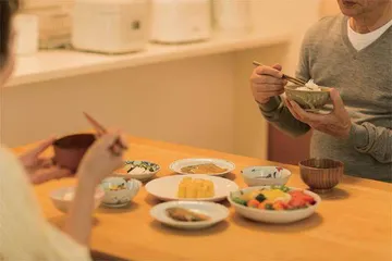 老年人食量突然减小,当心疾病来袭1