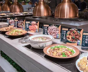 冬日盛宴，新疆伊宁伊犁河畔的味蕾狂欢