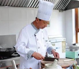 张吉顺：咬定鲁菜不放松