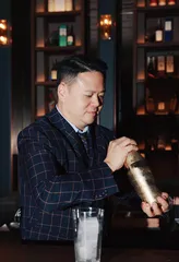 愿以有限杯　载满金陵事