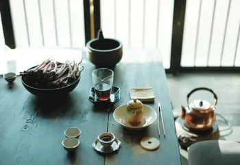 素食与茶的和谐之韵