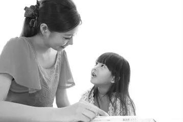 有个“开关”拨动后 孩子声音不沙哑  