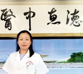向英：仁心仁术，铺就民族团结健康之路