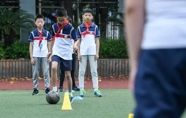 小学体育课堂中如何激发学生的运动兴趣？