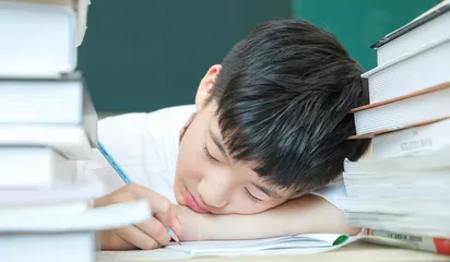 如何应对青少年拒学行为？