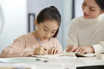 帮孩子扣好人生的第一粒扣子