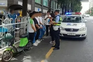 遵守道路交通法规做守法公民
