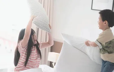 从“暴力”到“抱你”1