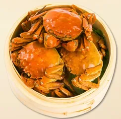 螯封嫩玉双双满 壳凸红脂块块香