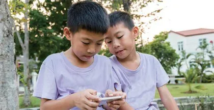 为孩子“沉迷手机”的父母支招