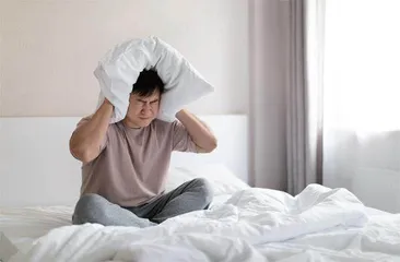 睡梦中拳打脚踢为哪般？