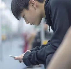 孩子沉迷网络，父母该如何应对？