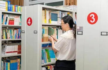 张德芬空间进校园:捐赠十万码洋爱心图书,助力青少年成长2