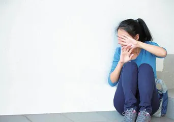 青少年世界的谎言、暴力与忽视