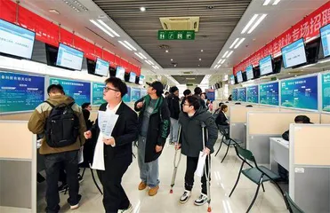 进一步完善残疾人社会保障制度和关爱服务体系