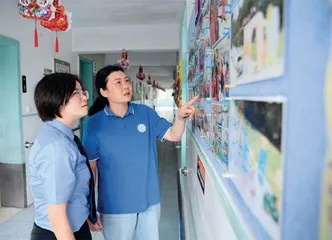 外卖骑手后座上的孩子得到救助了
