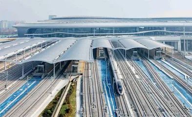 拥有廿个高铁站的大都市