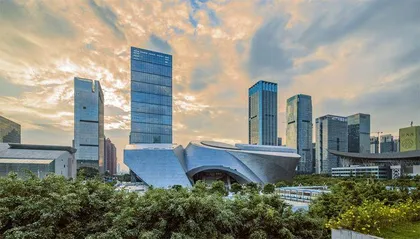 叶锦添的宇宙剧场与深圳市当代艺术与城市规划馆的破界实验