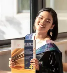 “为千年文物打光”的女孩1