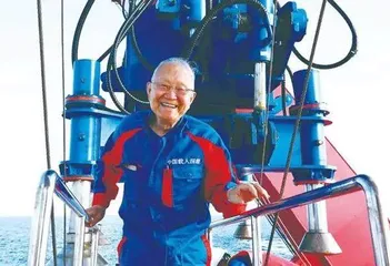 坐底10909米深海