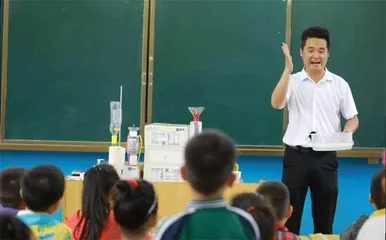 他在村小造火箭，背后有个“云端智囊团”1