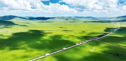 川青铁路与绿色同行