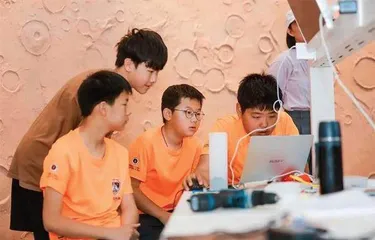 在戈壁滩刷火箭的少年2