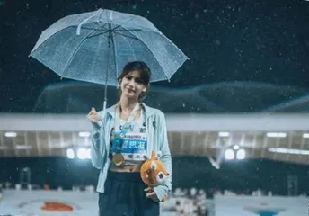 她很美,但这不是全部1