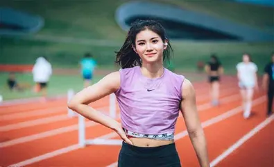 她很美,但这不是全部2